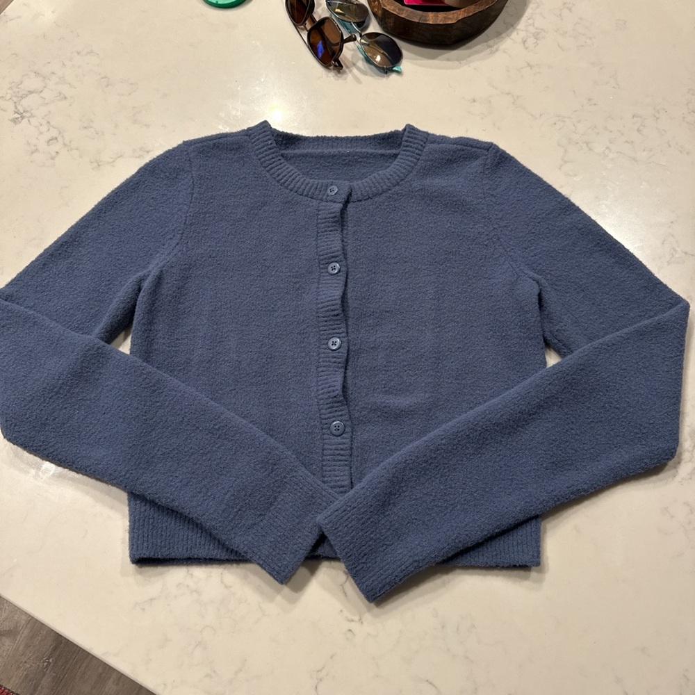 Alo dusty Blue Women's cropped Sweater